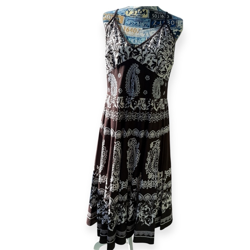 Chic Brown and Cream Paisley Midi Dress